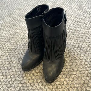 Black fringe block heel boot women